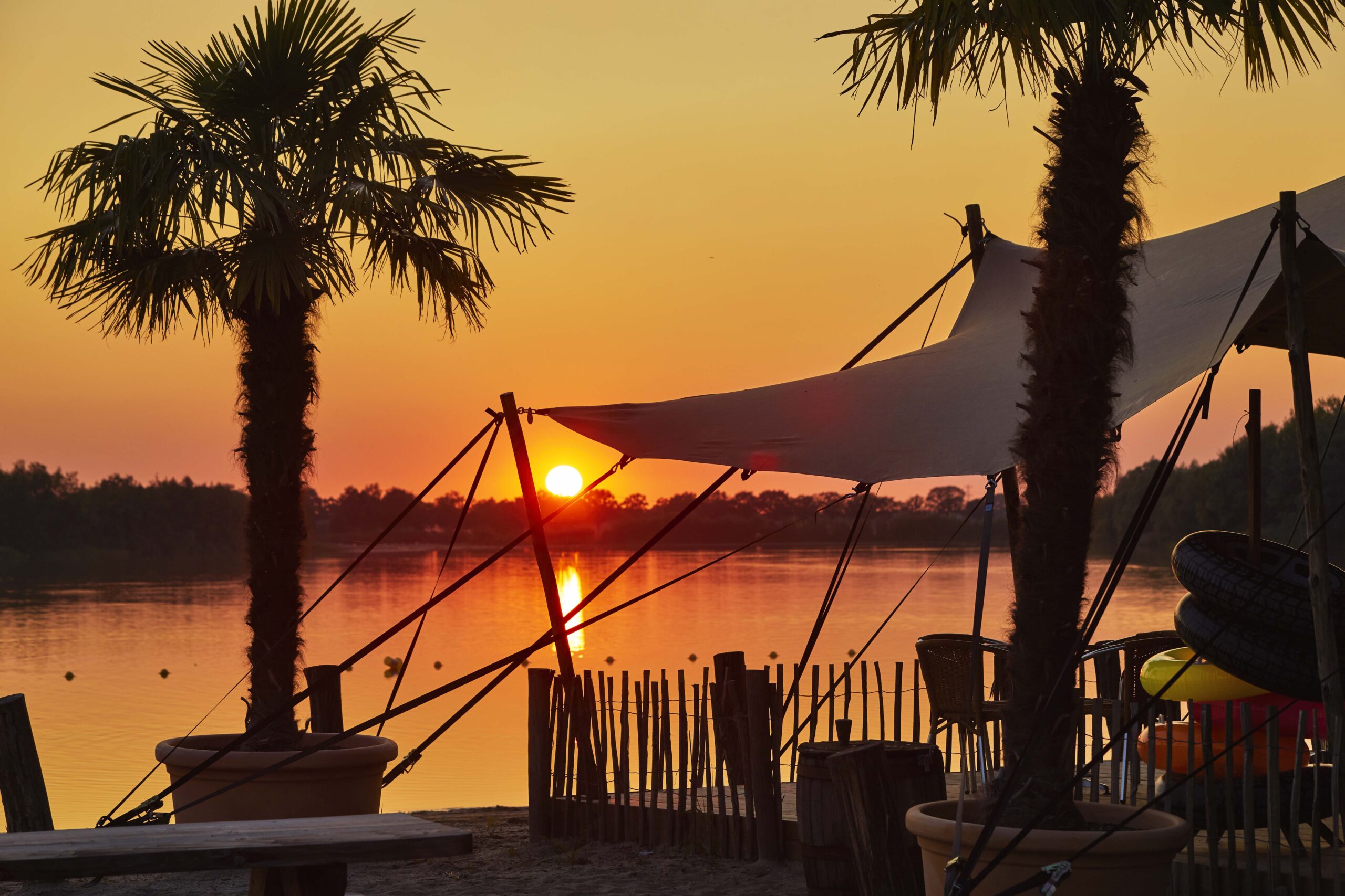 PonyparkCity Sunset Beach Zon The Bounty Strand Zee Natuurstrand Strandbedden Zonnen Zwemmen zonsondergang