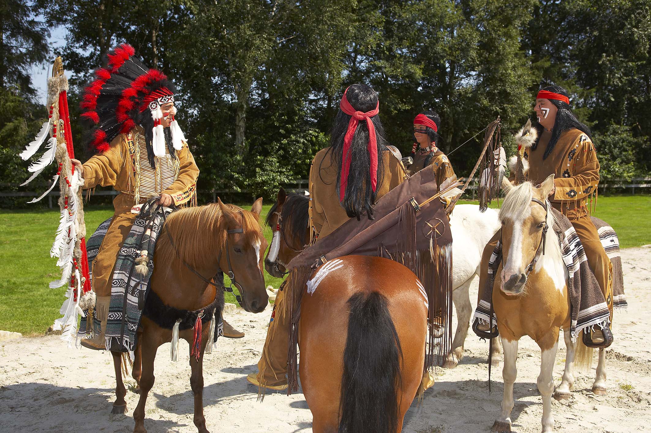 PonyparkCity Indiaan Indianen Indianenshow Kinderen Trommels Paarden Wigwam Tipi